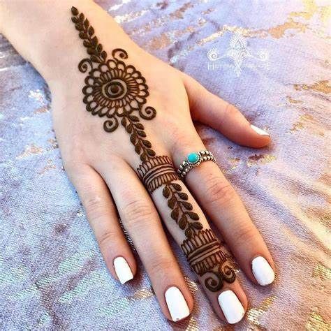 a-simple-mehndi-designs-for-kids