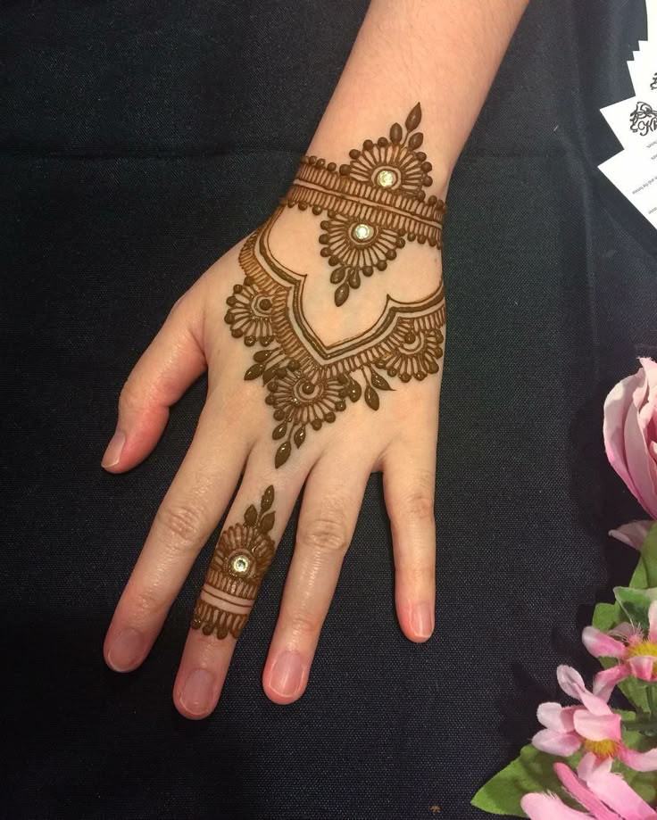 any-simple-mehndi-designs-for-kids