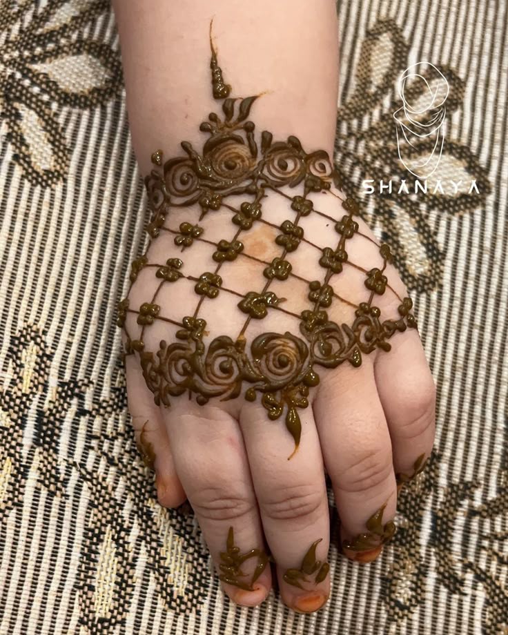 arabic-mehndi-designs-for-kids-easy