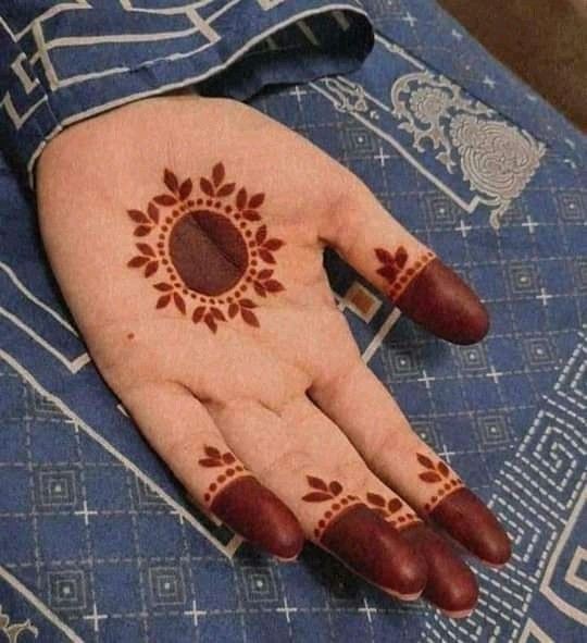 back-hand-mehndi-design-for-kids