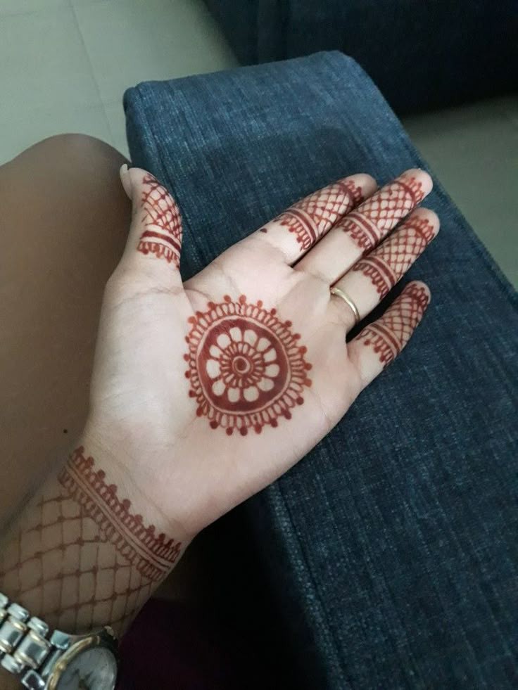 best-and-simple-mehndi-designs-for-kids