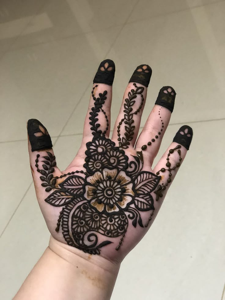 cute-easy-mehndi-designs-for-kids