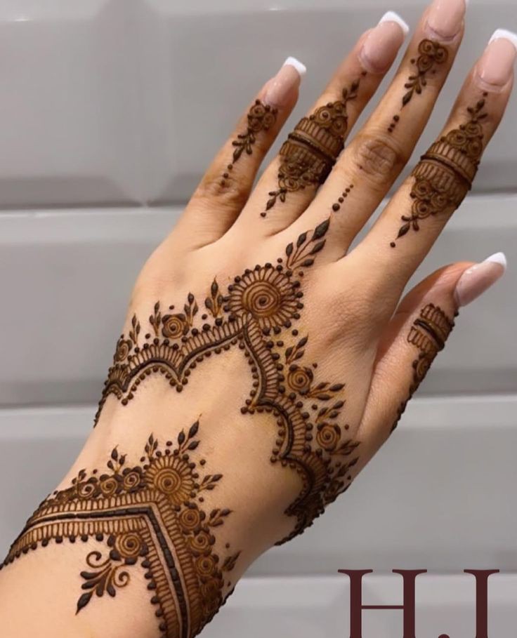 easy-mehndi-design-kids-can-make