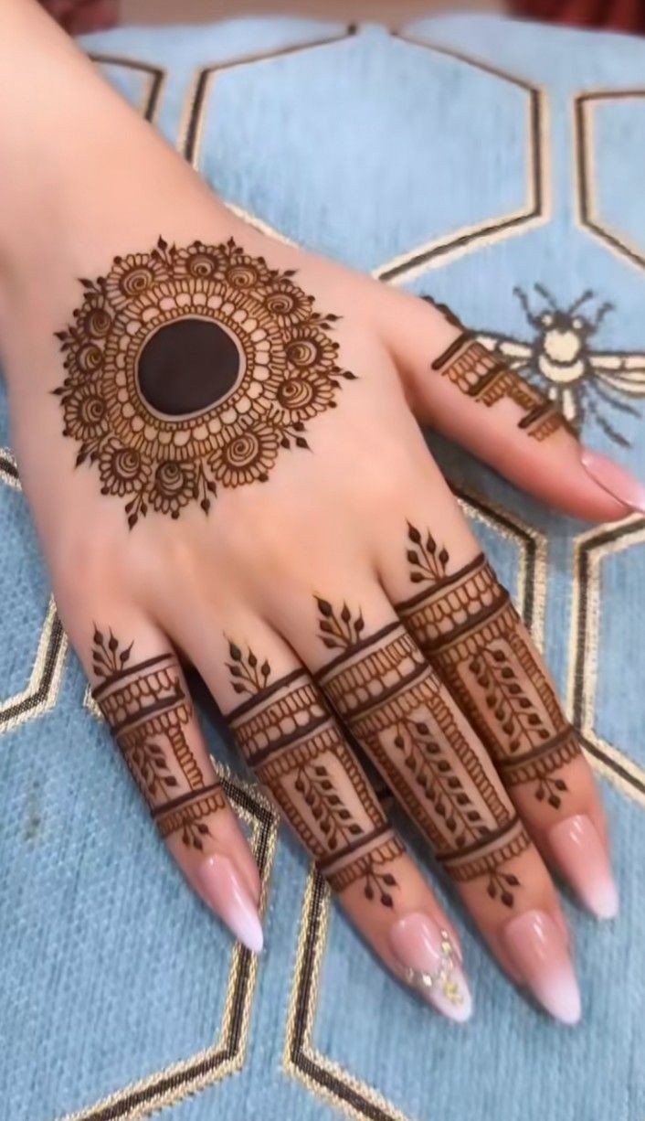 front-simple-mehndi-design-easy-and-beautiful