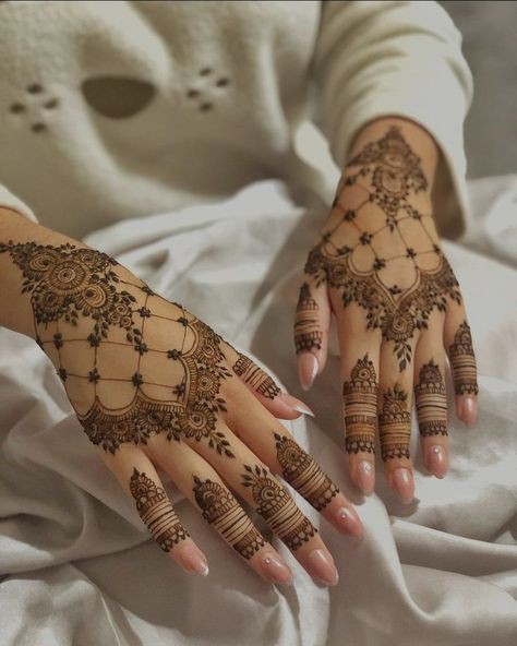 leg-simple-mehndi-design