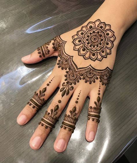 mehndi-circle-design-for-kids