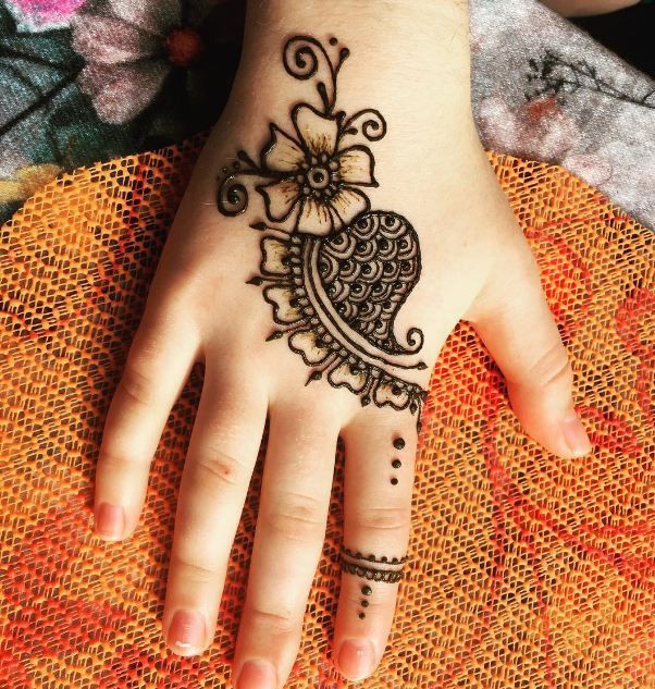 mehndi-circle-design-for-kids