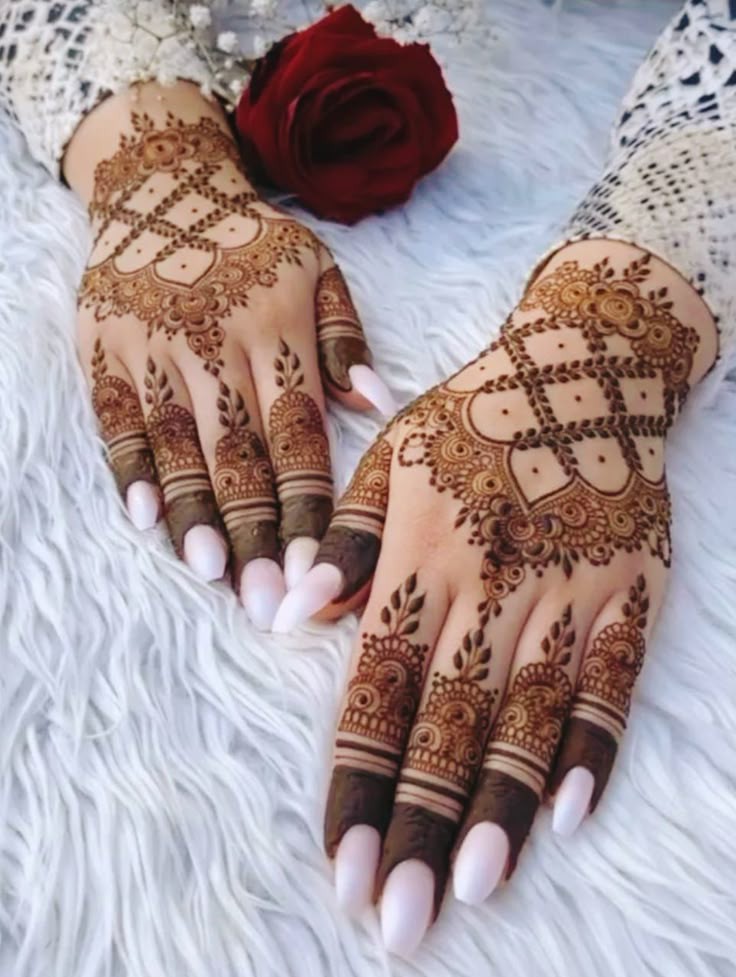 mehndi-design-for-girls-simple-and-beautiful-stylish-front-hand