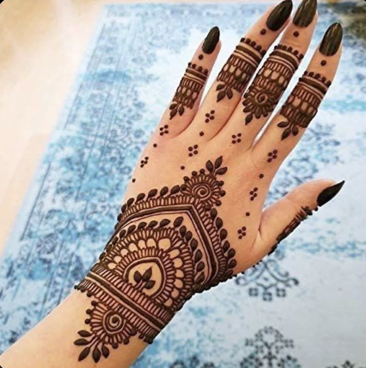 mehndi-design-for-kids-back-hand