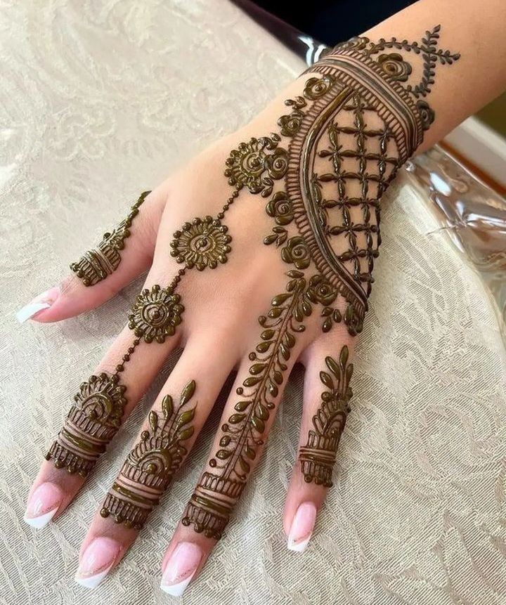 mehndi-designs-for-kids-and-eid