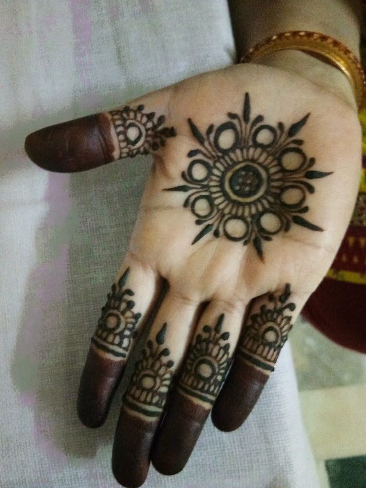 mehndi-designs-for-kids-and-simple