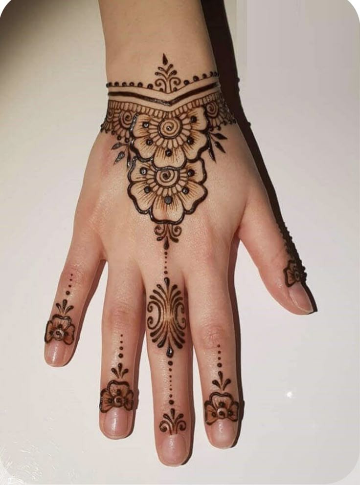 mehndi-designs-for-kids-back-hand-simple-easy