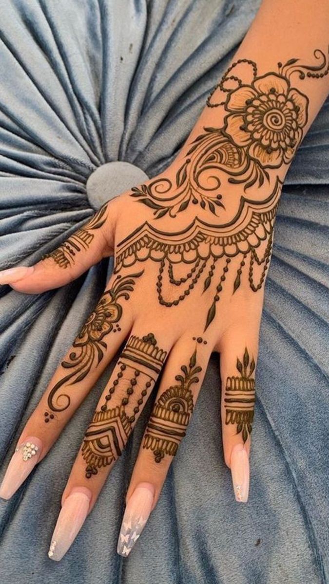 mehndi-designs-for-kids-chand