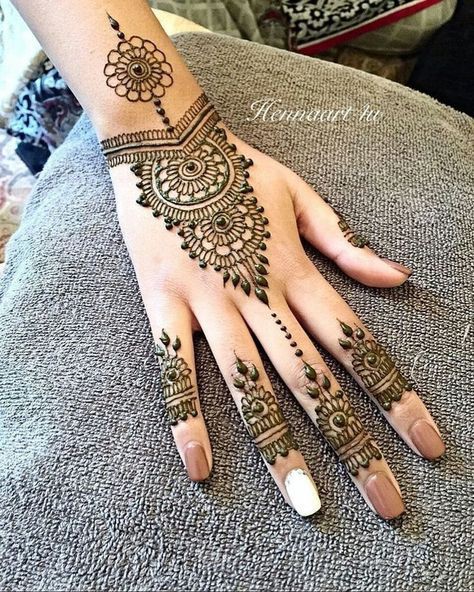 mehndi-designs-for-kids-front-hand-simple-and-beautiful