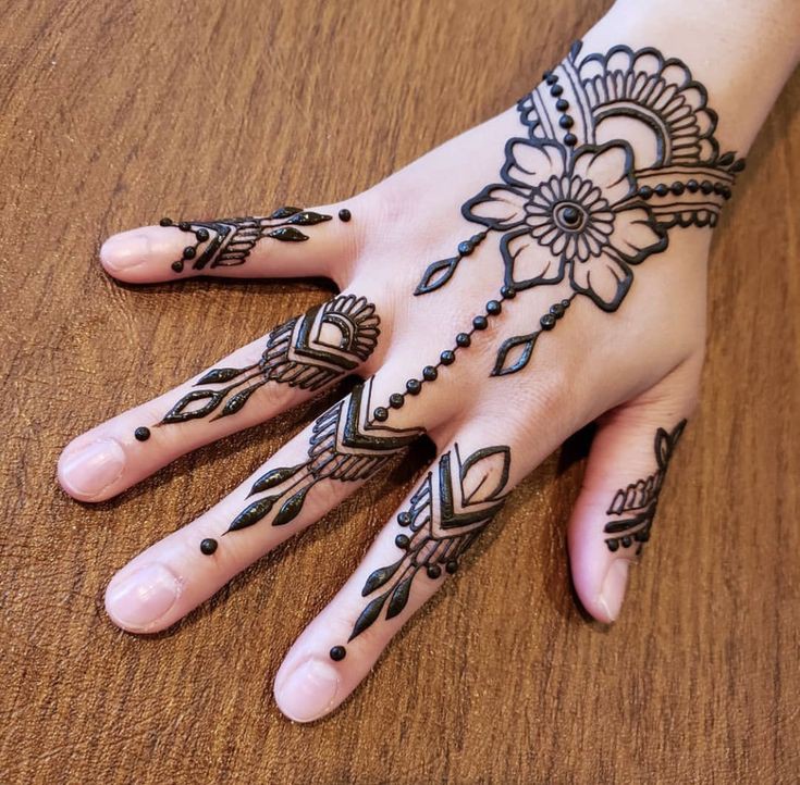 mehndi-designs-for-kids-front-hand-simple-and-beautiful