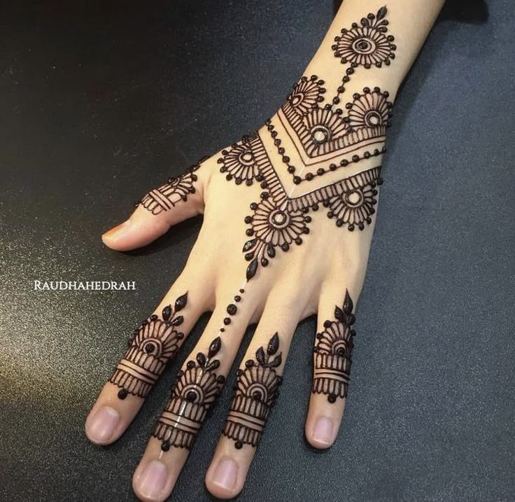 mehndi-dress-designs-for-kids-simple