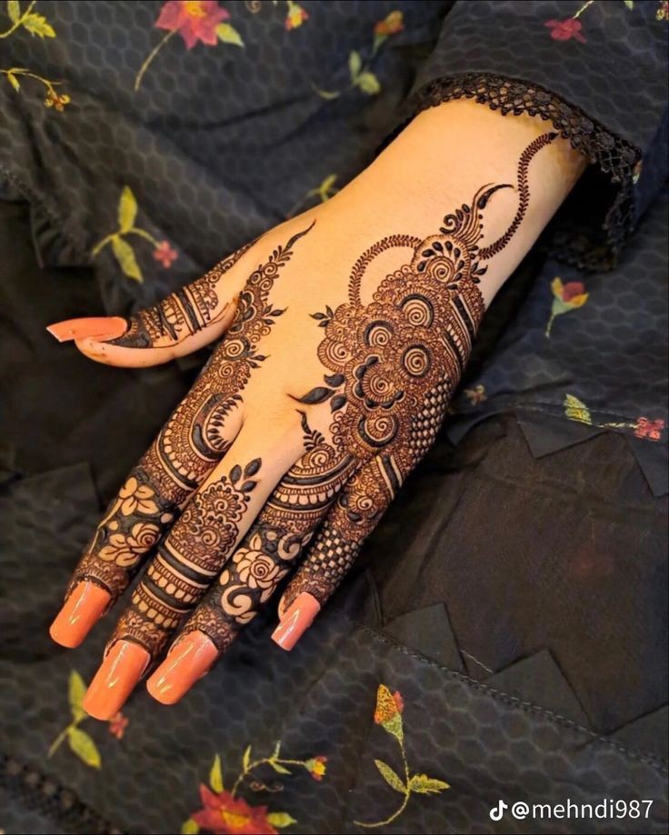 right-hand-simple-mehndi-design-easy-and-beautiful