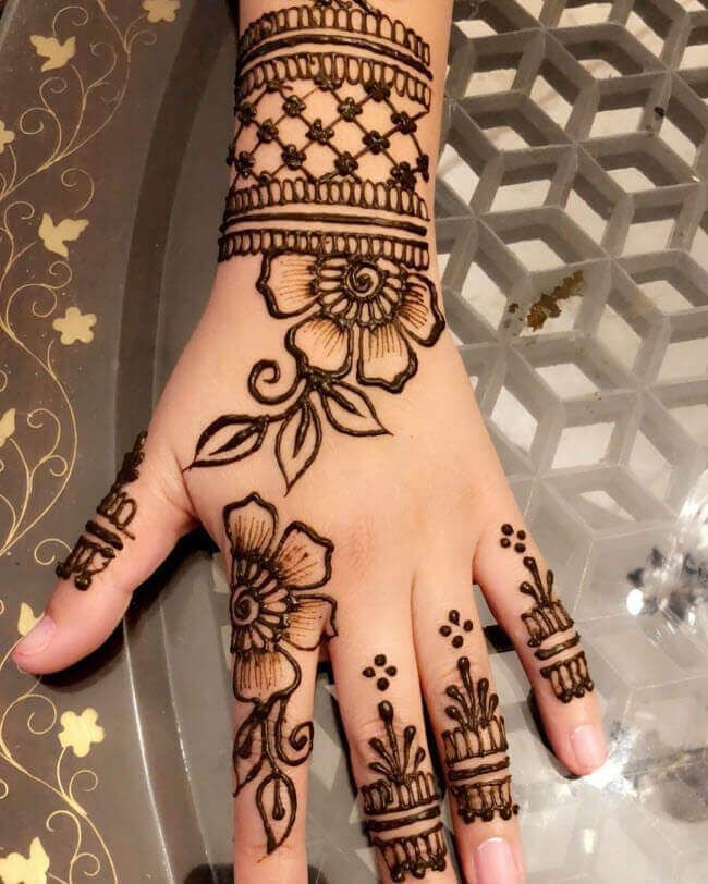 simple-doll-mehndi-design-for-kids