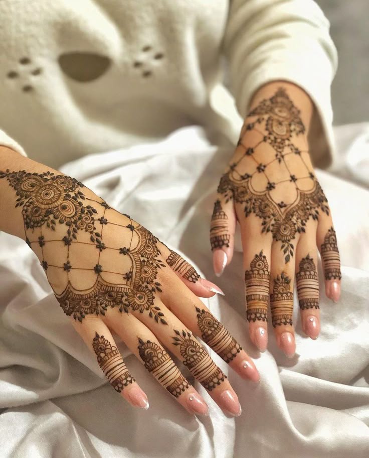 simple-mehndi-design-arabic-front-hand