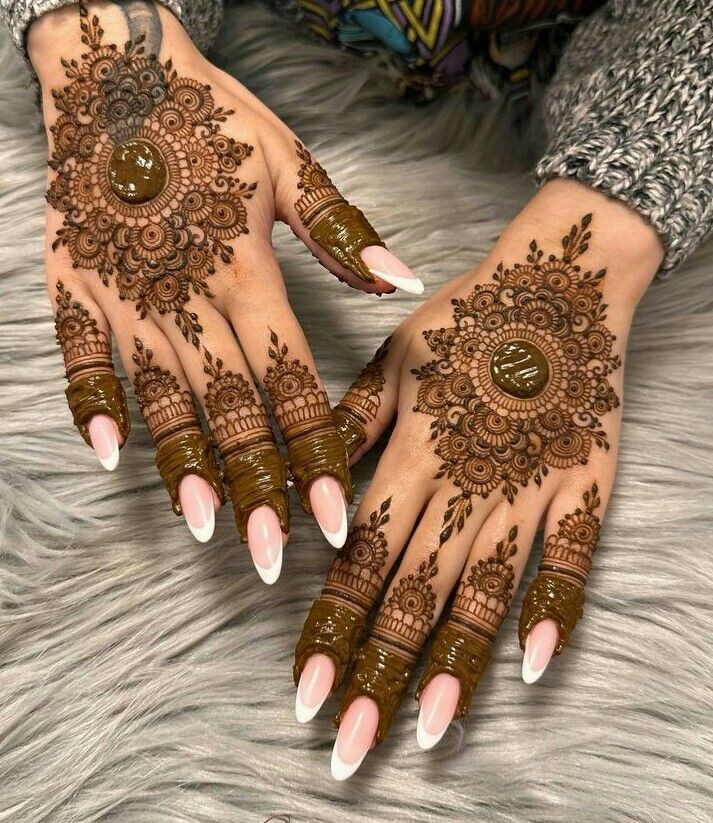 simple-mehndi-design-back-hand-fingers