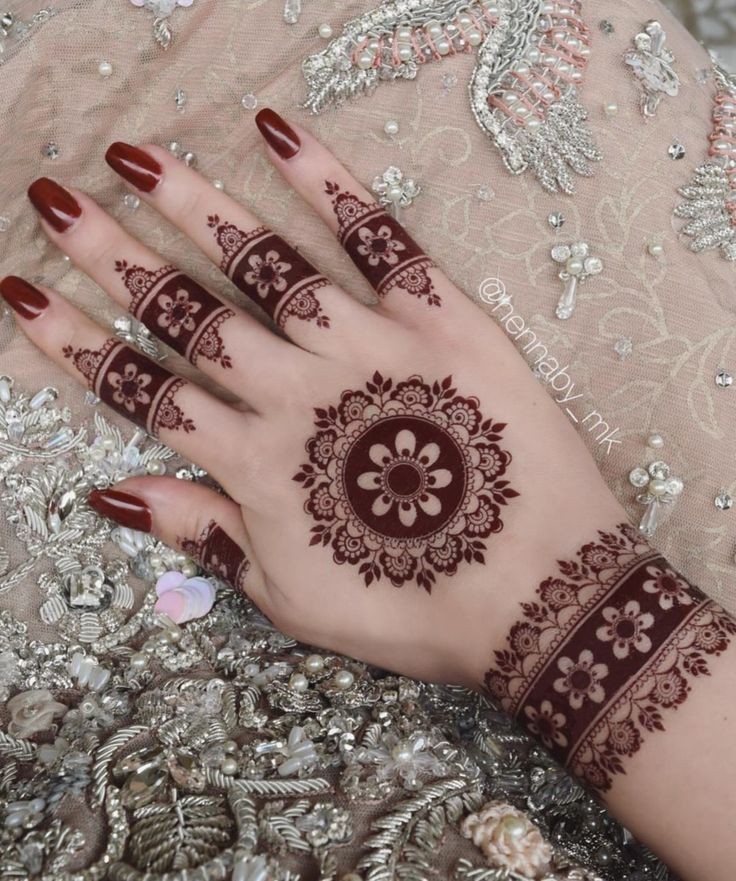 simple-mehndi-design-circle