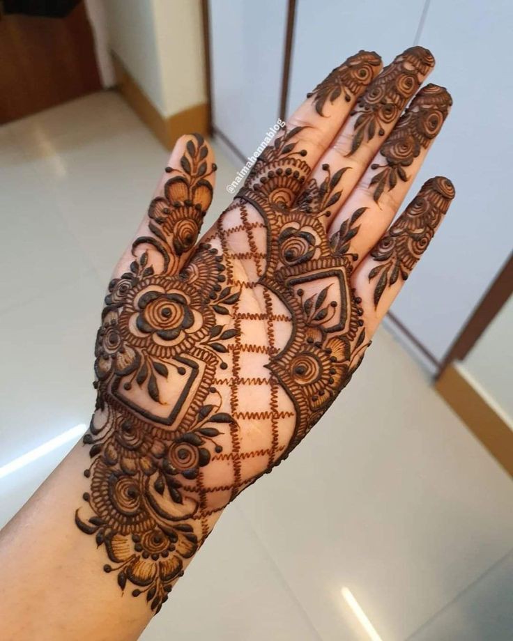 simple-mehndi-design-circle-shape