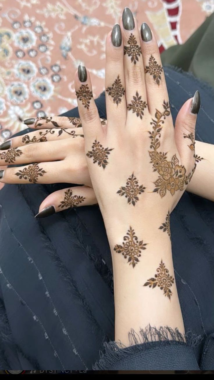 simple-mehndi-design-dots