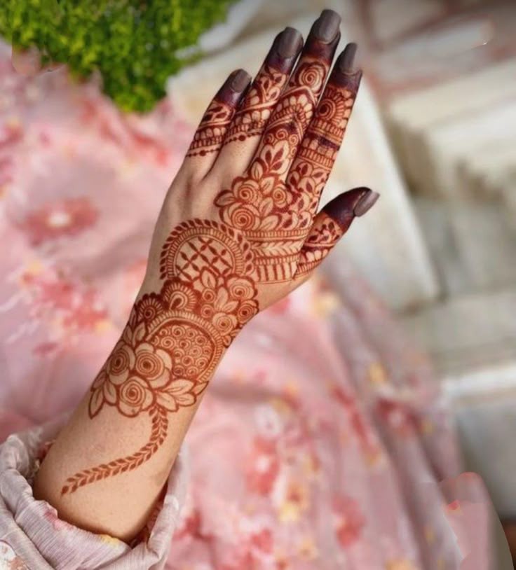 simple-mehndi-design-dress-design