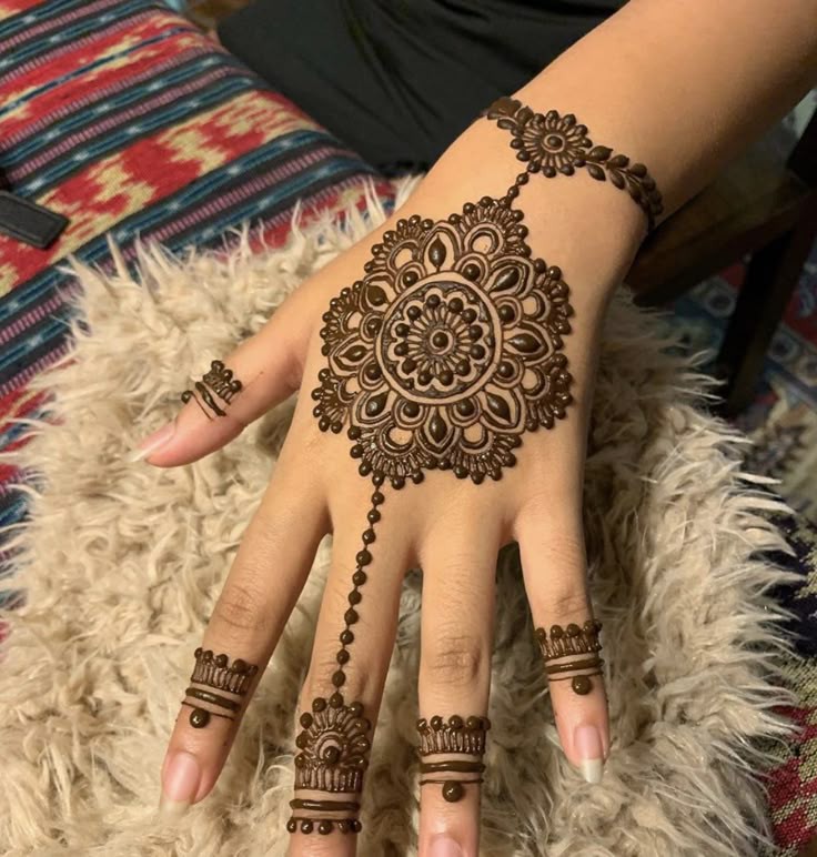 simple-mehndi-design-dubai