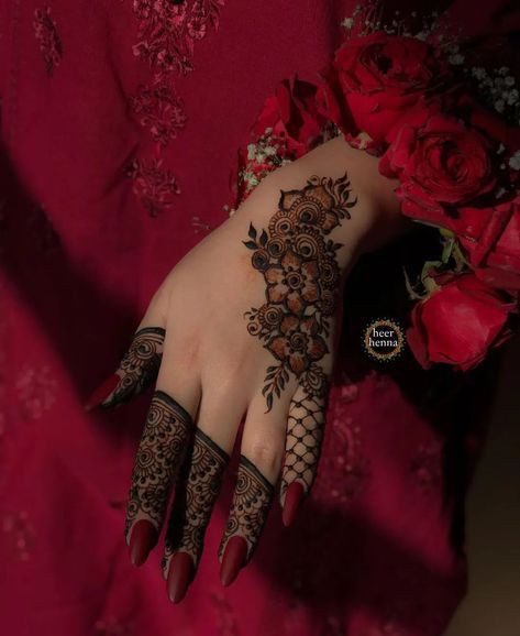 simple-mehndi-design-dubai-pattern