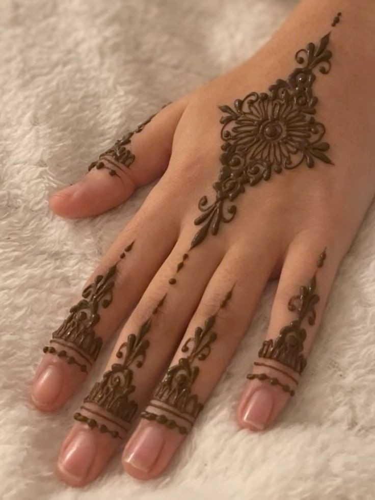 simple-mehndi-design-dubai