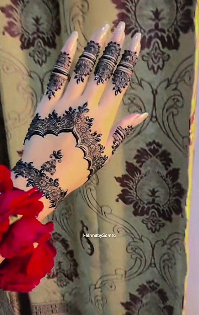 simple-mehndi-design-easy-and-beautiful-back-hand