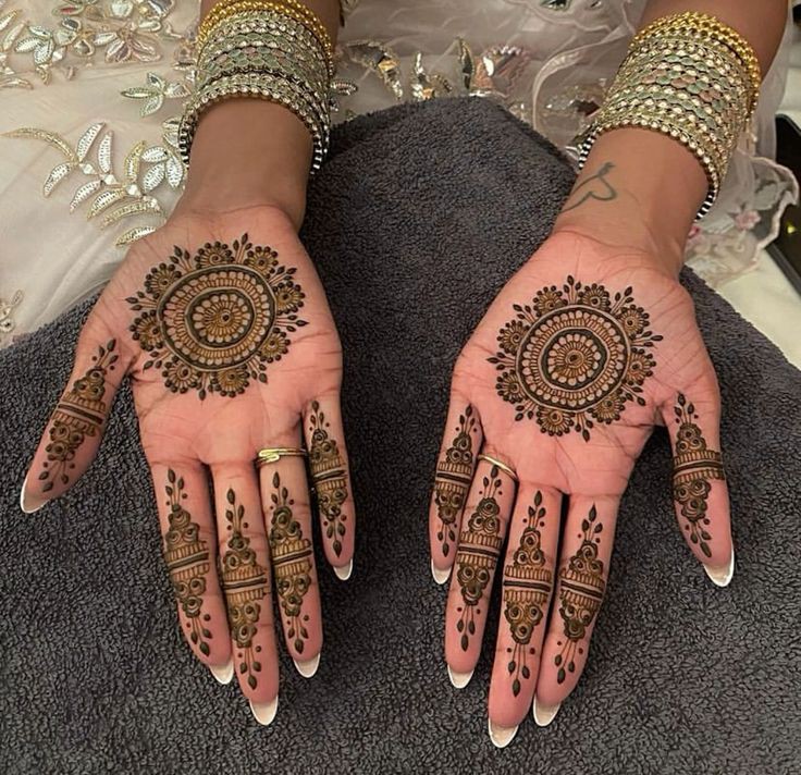 simple-mehndi-design-front-hand-easy-and-beautiful-arabic