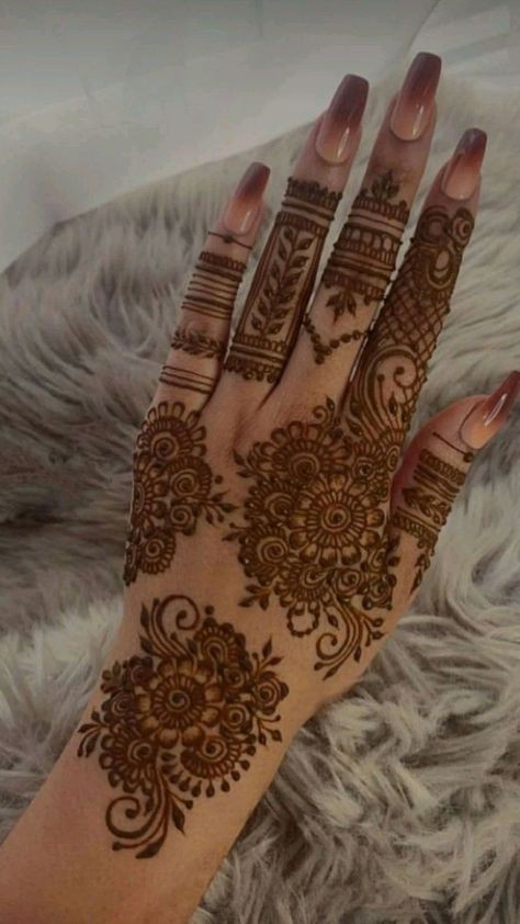 simple-mehndi-design-front-hand-stylish-front-hand