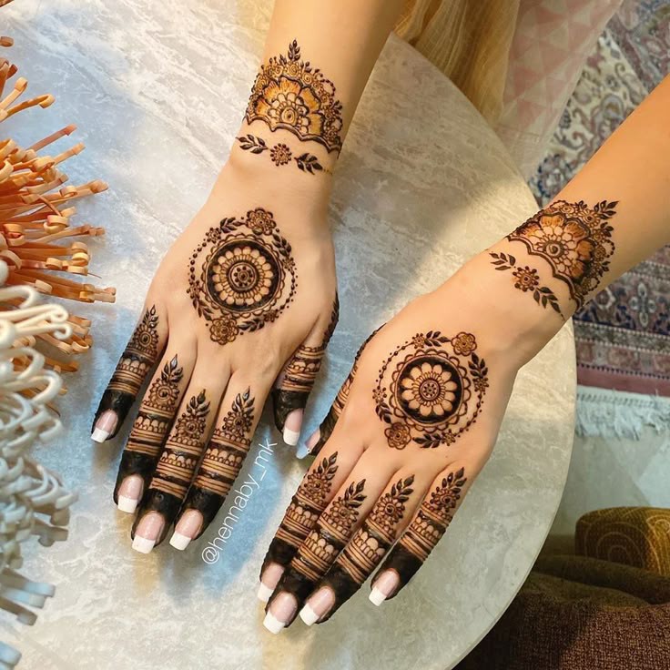 simple-mehndi-design-front-hand-stylish-front-hand