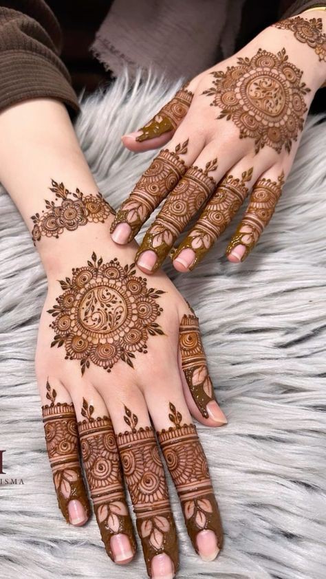 simple-mehndi-design-photo-back-hand-easy-and-beautiful