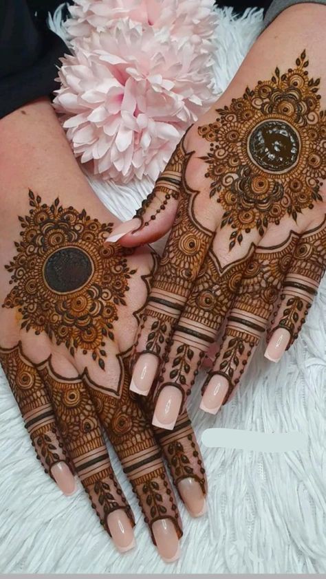 simple-mehndi-design-photo-back-hand-full-hand