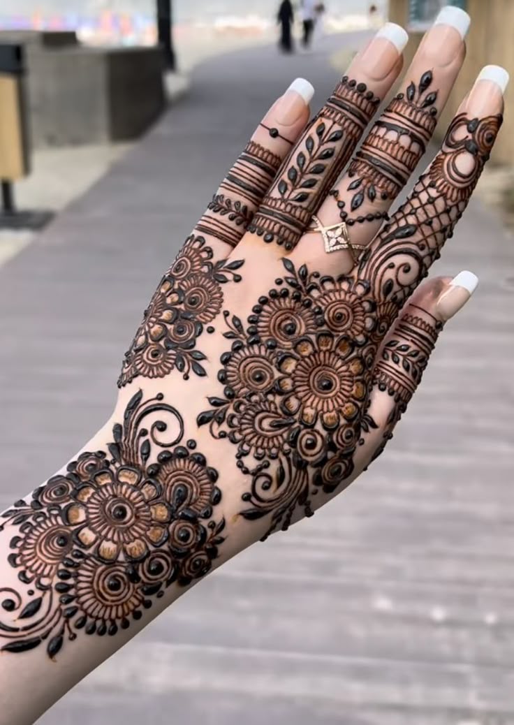 Easy-Arabic-Mehndi-Design