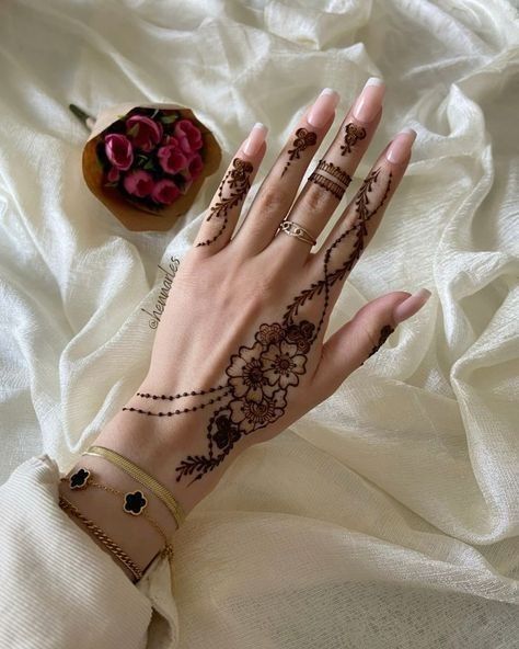 Finger-Mehndi-Design-Images