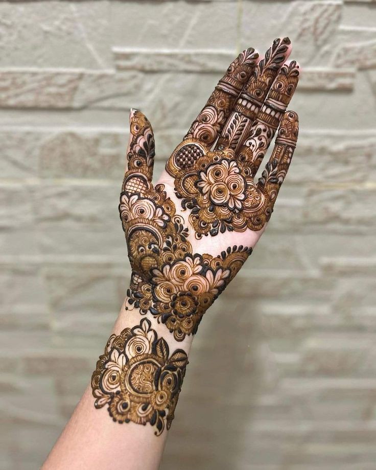 aesthetic-arabic-mehndi-design-simple