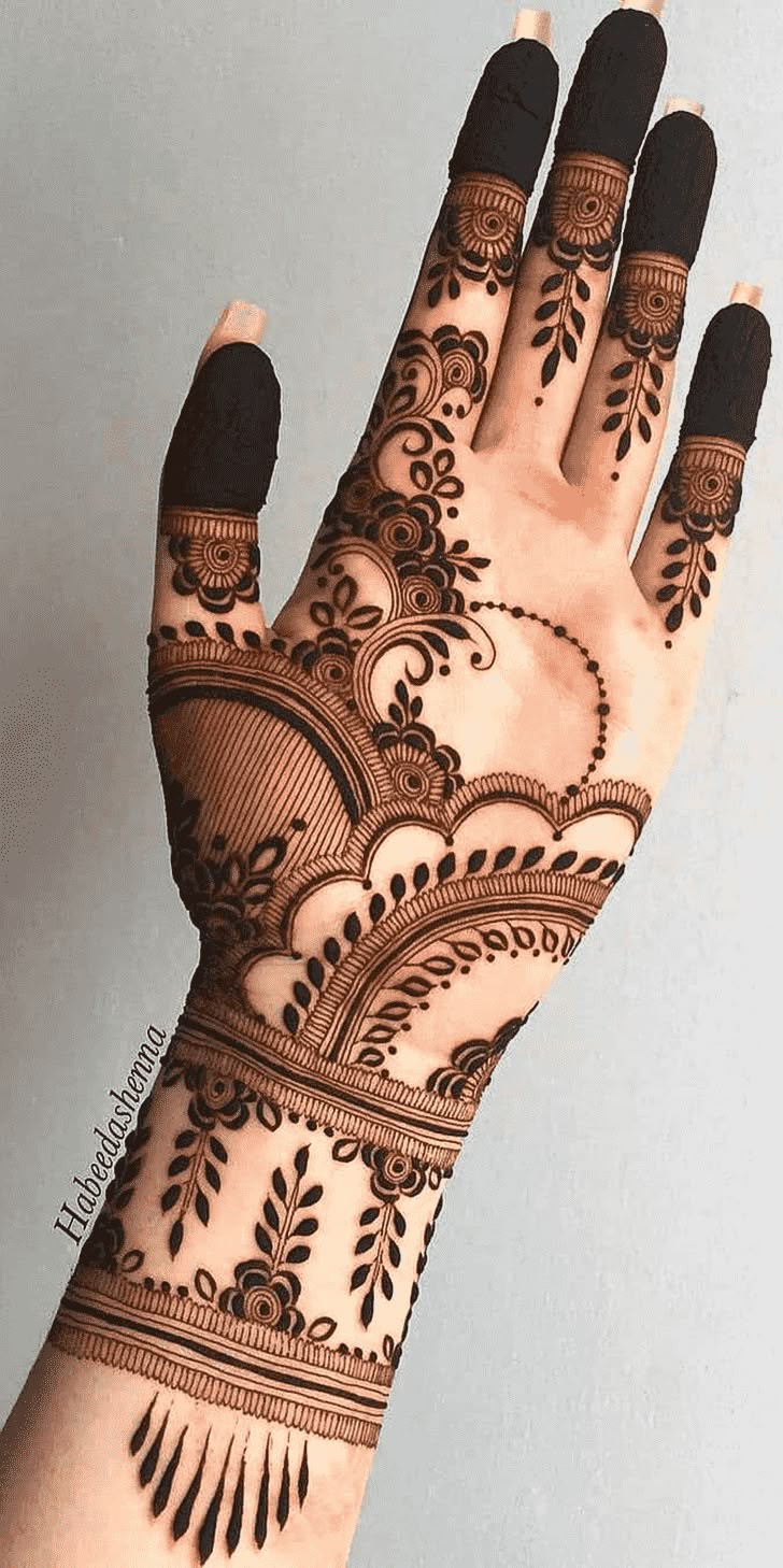arabic-mehndi-design-at-back