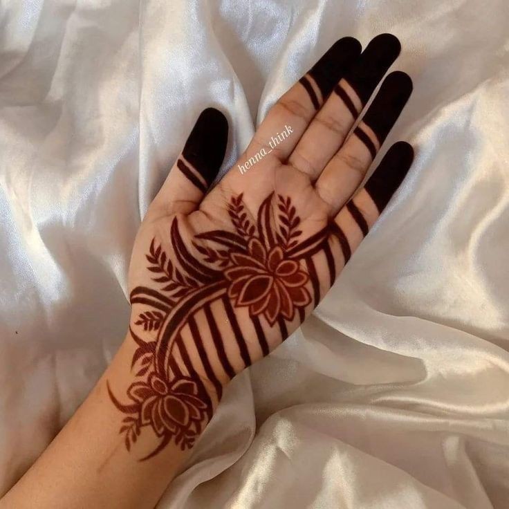bridal-front-hand-simple-mehndi-design