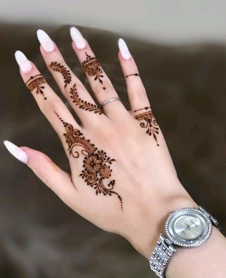 circle-arabic-easy-mehndi-design-for-karva-chauth-full-hand