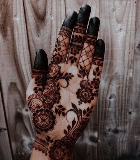 dubai-mehndi-design-front-hand-simple-and-beautiful