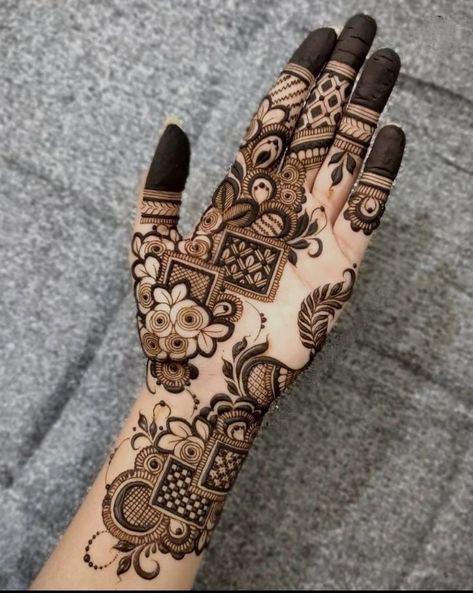 easy-arabic-mehndi-design-back-hand-for-girl