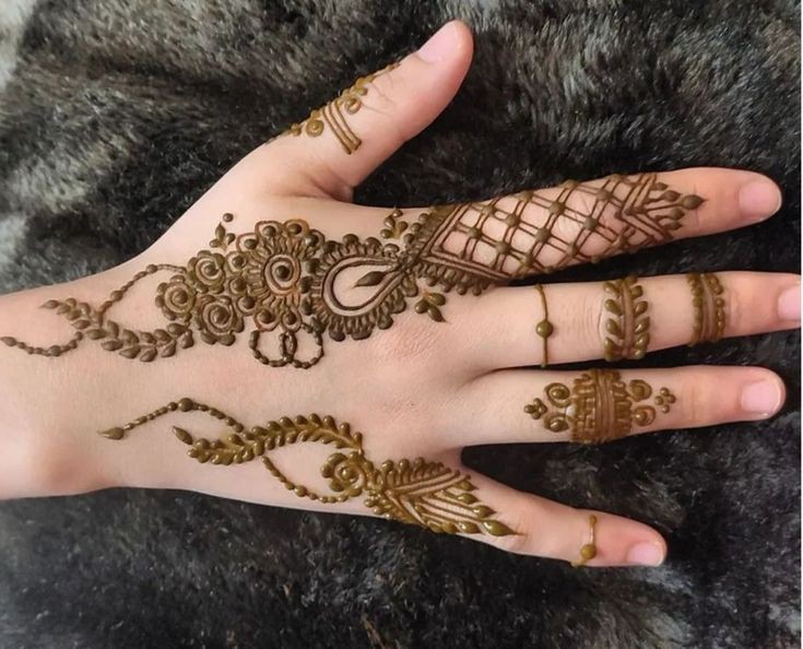 easy-arabic-mehndi-design-front-hand