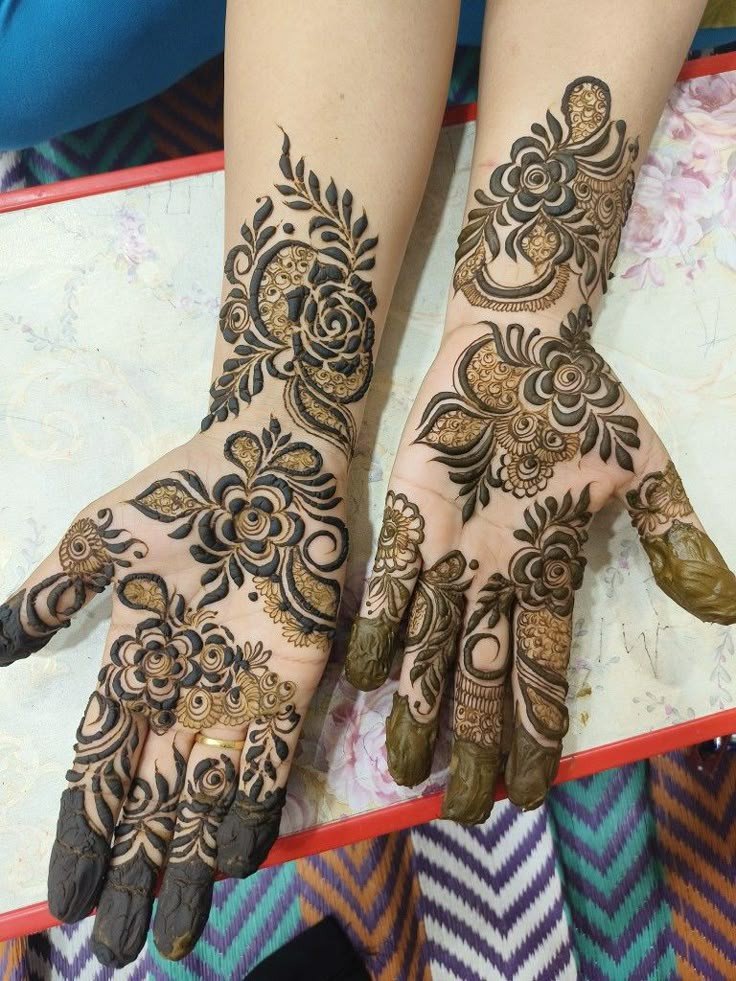 easy-mehndi-design-beautiful-and-easy-mehndi-design-front-hand-bail easy-mehndi-design-beautiful-and-easy-mehndi-design-front-hand-bail