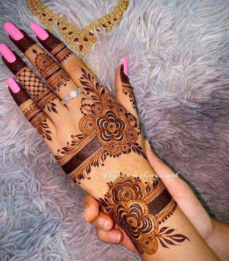 easy-mehndi-design-for-karva-chauth-back-hand easy-mehndi-design-for-karva-chauth-back-hand