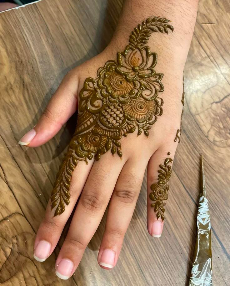 front-full-hand-mehndi-design front-full-hand-mehndi-design
