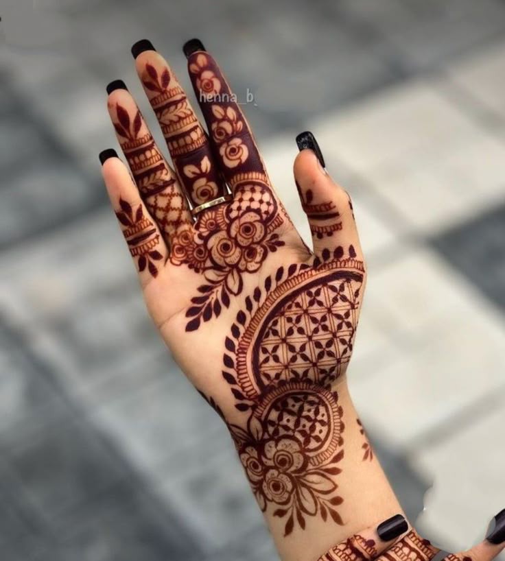 front-hand-simple-mehndi-design-easy-for-kids